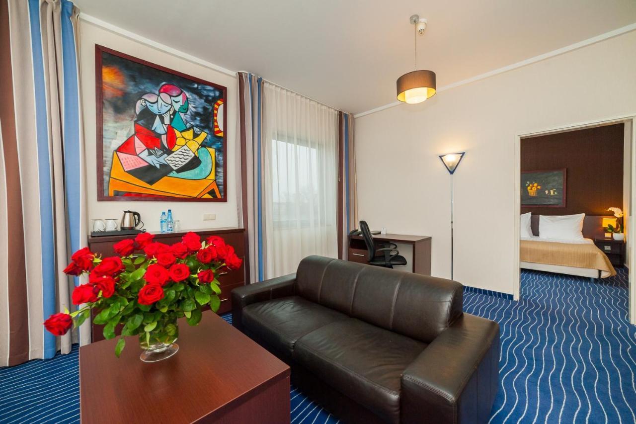 Express Krakow Hotel Krasków Exterior foto