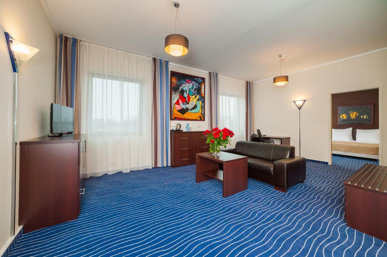 Express Krakow Hotel Krasków Exterior foto
